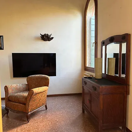 Palazzino Veneziano - Charme In The Serenissima Apartment